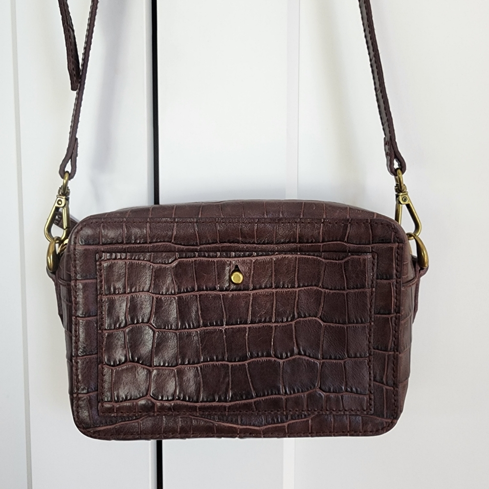 Madewell The Transport Camera Bag: Croc Embossed Leather Edition